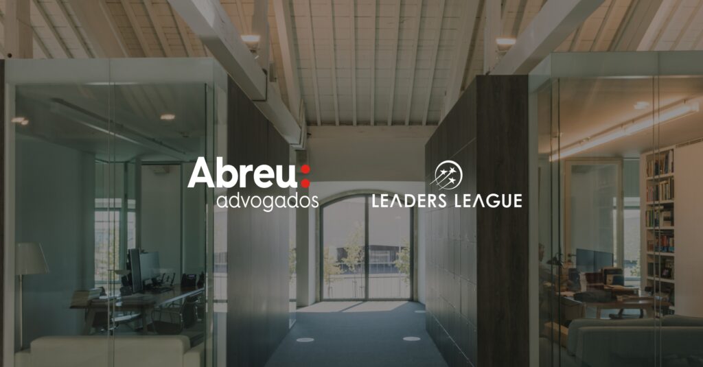 Abreu Advogados reconhecida no ranking Leaders League